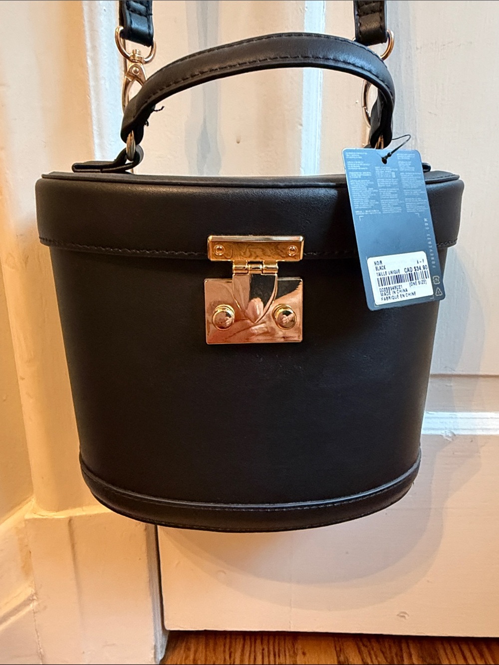 Forever 21 Black Faux-Leather Crossbody Vanity Bag with Gold Hardware - Picture 3 of 12
